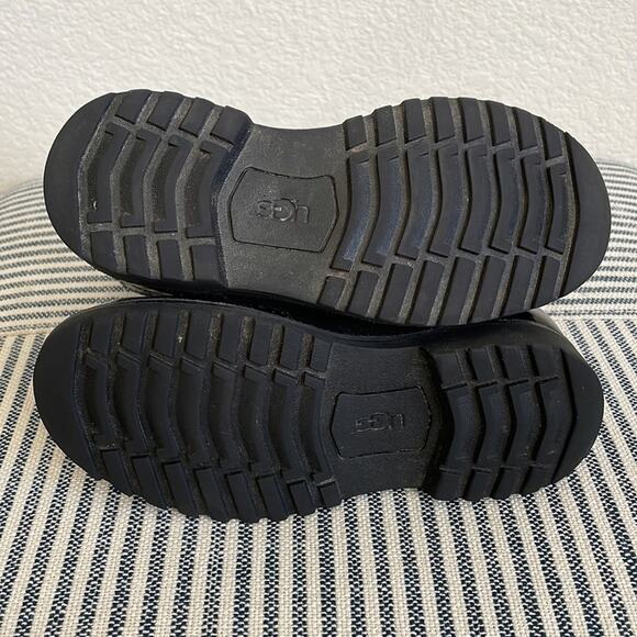 UGG Little Girls Black Patent Leather and Suede Chadwick Lace-Up Wingtip Boots - Picture 12 of 13